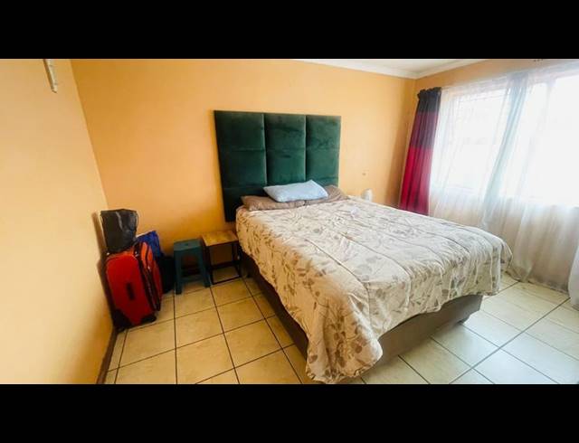 3 BEDROOM TOWNHOUSE FOR SALE IN VANDERBIJLPARK CE 3